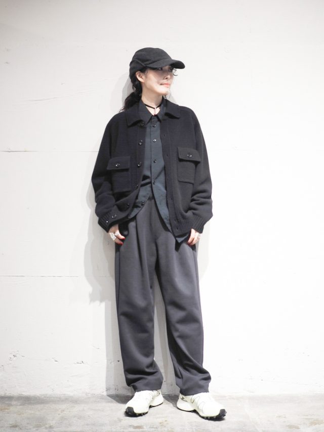 ブラックコーデ　UniqloU