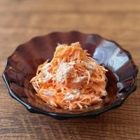 お弁当作りの味方！彩り豊かな簡単「にんじんおかず」レシピ3選