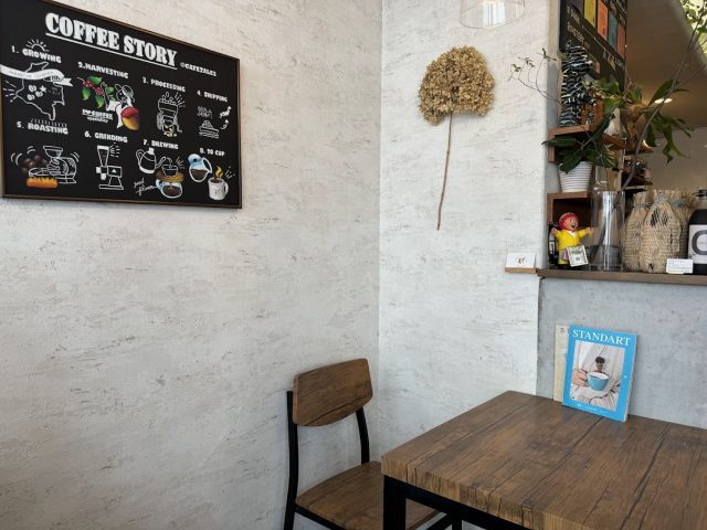 Cafe TALES 店内