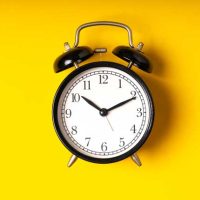 英語「How time flies」の意味って？