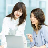 「御社」と「貴社」はどう違う？相手の会社を表す敬語の使い分けマナー