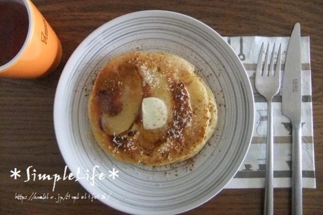 りんご入りホットケーキ