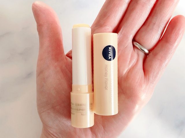 NIVEA　リップ