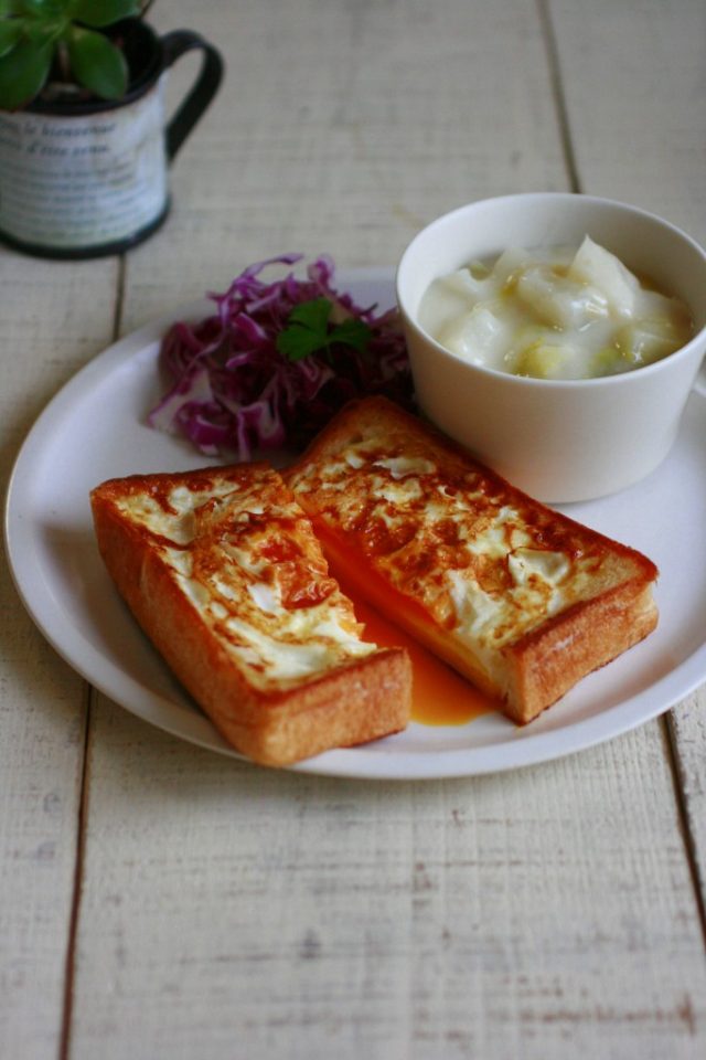 目玉焼きトースト」