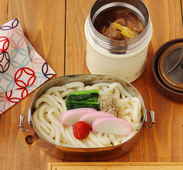 「牛すきつゆ」「年明けうどん」2品弁当