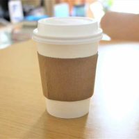 英語「Chilling at Starbucks」の意味って？