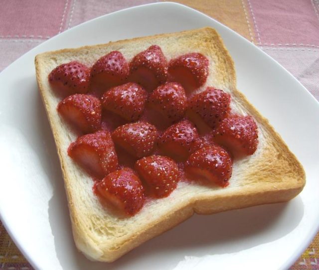 イチゴのハニートースト