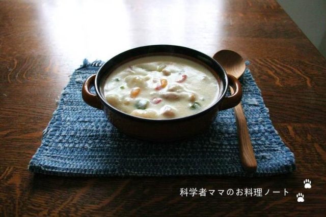 すいとん入り豆乳スープ