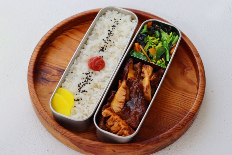 旬を手軽に味わう！「牛たけのこ」「菜の花の海苔ナムル」2品弁当
