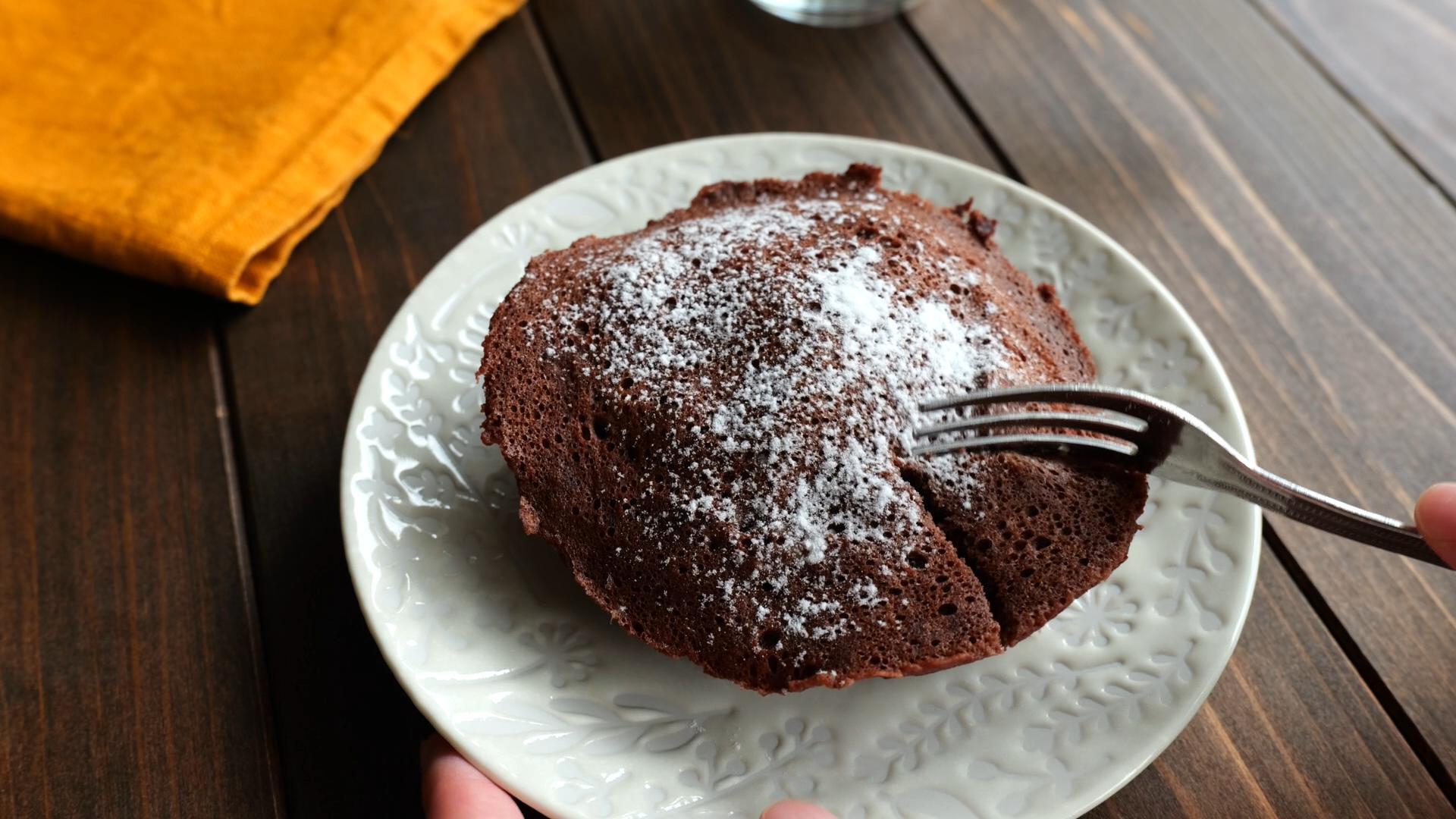【レンジ3分で完成】即席なのにおいしい！「チョコバナナケーキ」の作り方