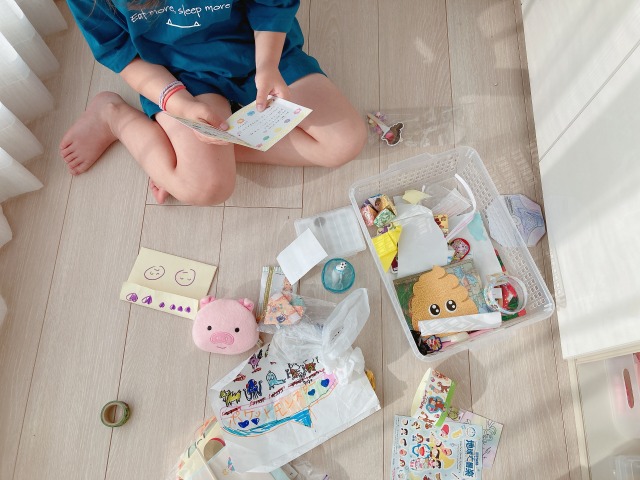 自分のモノを見直す子ども