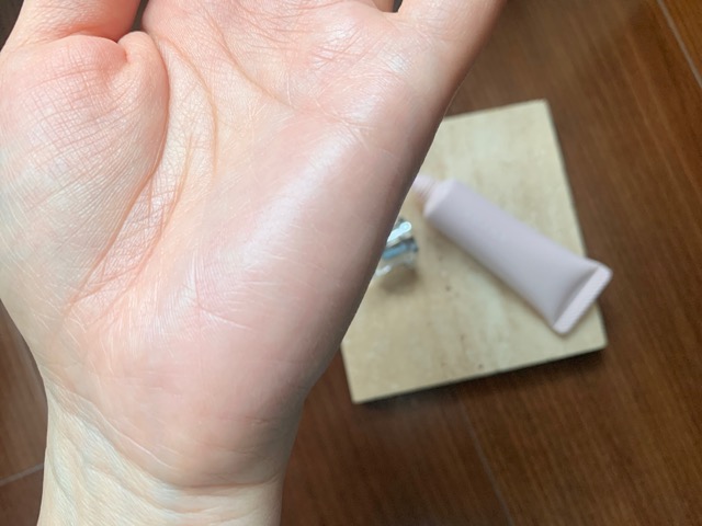 ポアレスフィットプライマーを使用した肌