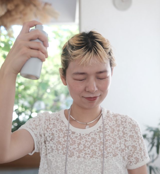 髪のUVスプレー