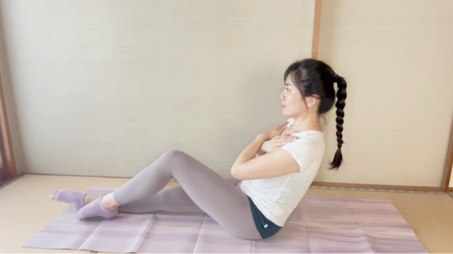 足の裏でマットをなぞる