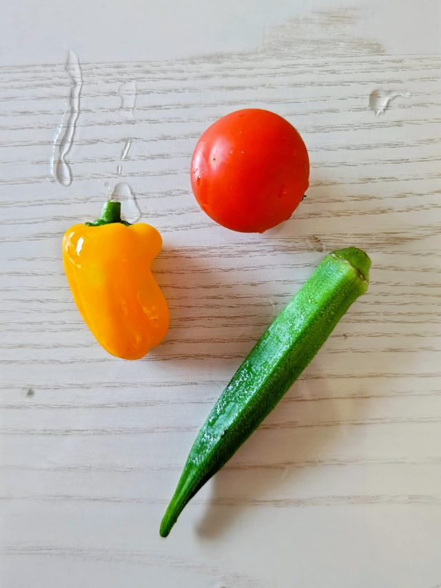 トマト、オクラ、パプリカ