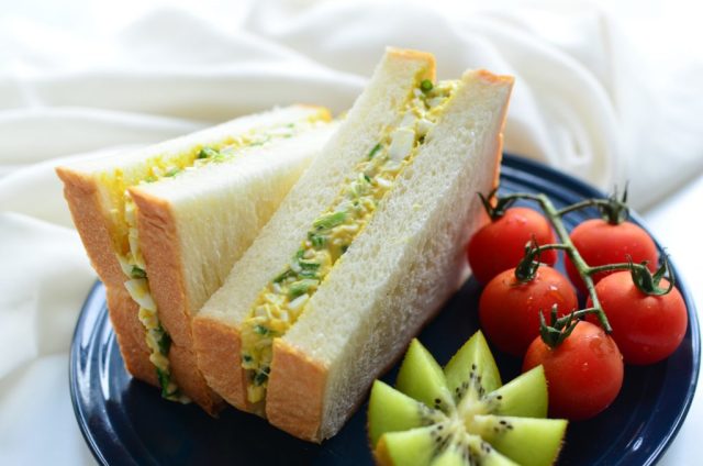 ねばねばオクラの卵サンド