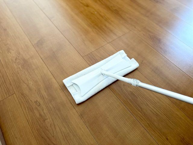 フローリングの拭き掃除