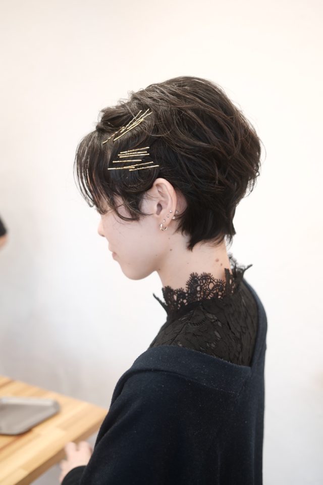 くせ毛さんのピンとゴムのヘアアレンジ