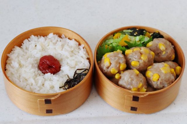 「レンジでコーン焼売」「野菜の海苔ナムル」2品弁当