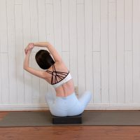 太るのは巻き肩や猫背のせい!?痩せる美姿勢を作る「肩甲骨ストレッチ」