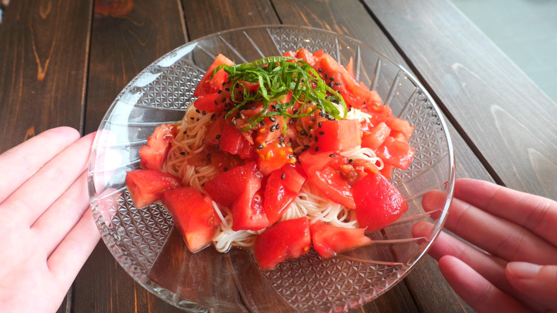 簡単でおいしすぎ…毎日食べたい!「梅トマトそうめん」の作り方
