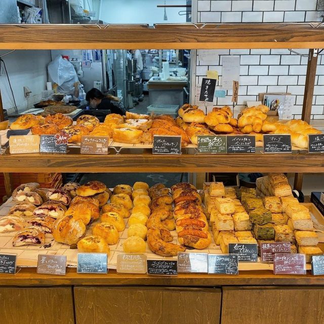 タニロクベーカリーパネーナ 店内