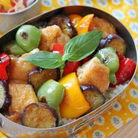 彩りで食欲アップ！夏にうれしい「野菜おかず」お弁当レシピ3選