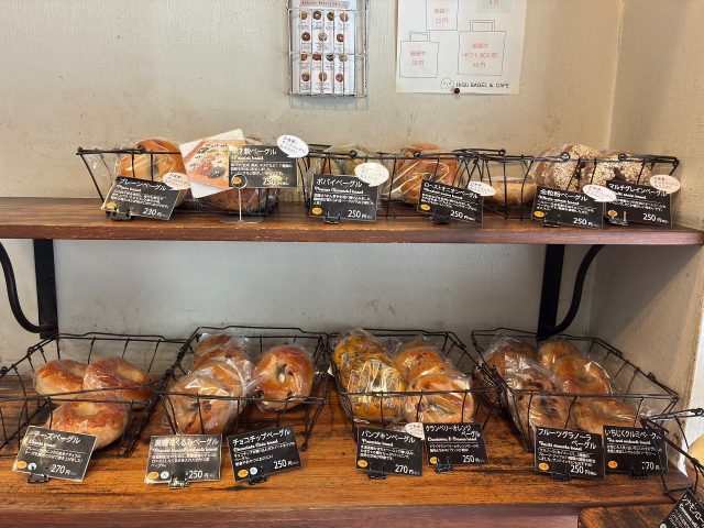 HIGUベーグル店舗内