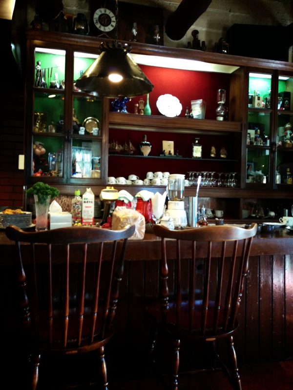 カフェ・バール こうべっこ 店内