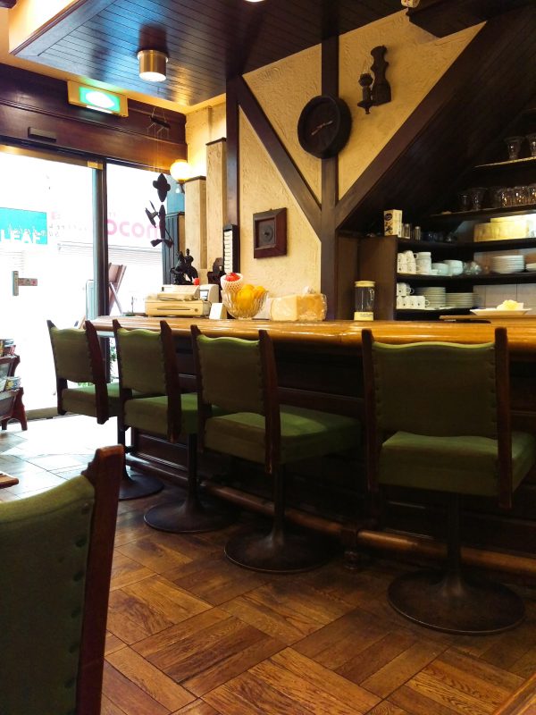 元町サントス 外観 店内