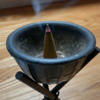 イライラ解消！心が整う「目覚めの合掌とお香」朝習慣のすすめ