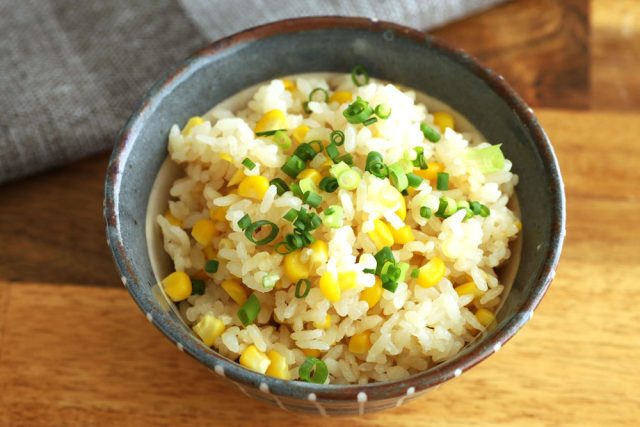 旨みたっぷりコーン茶飯