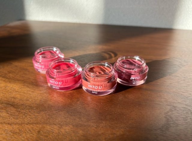 INTO Uの「リップジェムポット&シリコンブラシセット」