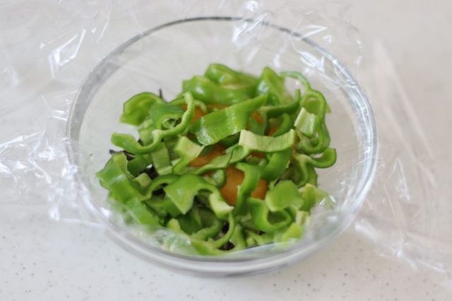 レンジ卵ピーマン