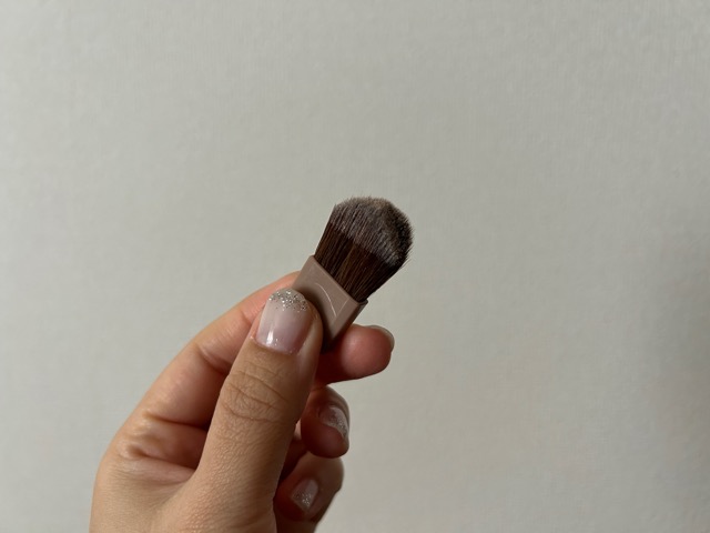 セザンヌ トーンフィルターハイライトのブラシ