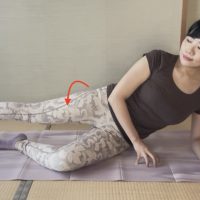 「股関節ほぐし」で骨盤も整う。朝5分で姿勢美人に！