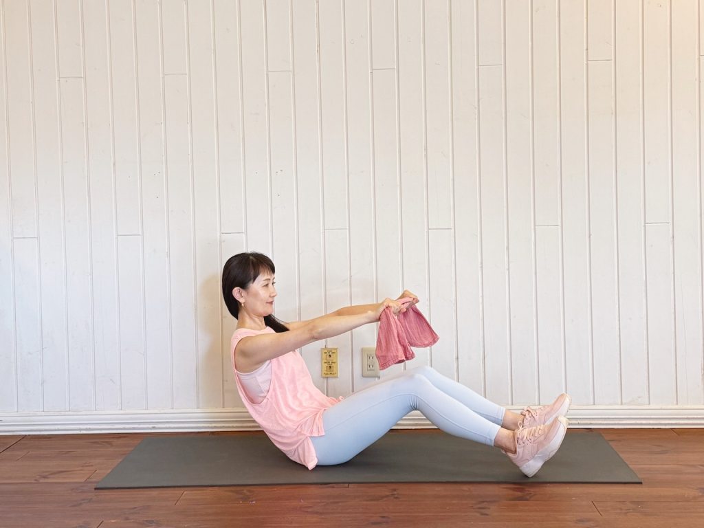 下腹スッキリ＆くびれを作る「タオル腹筋」