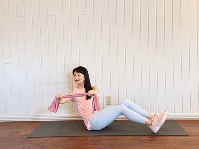 下腹スッキリ＆くびれを作る「タオル腹筋」