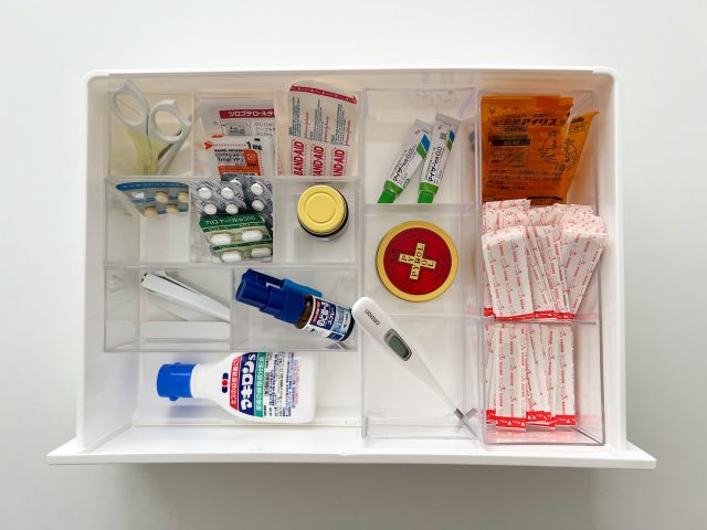 ニトリ×セリア 薬箱