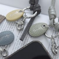 上質感と実用性で選びたい。季節を先取る「レザー小物」4つ