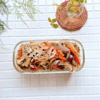 野菜が主役！ヘルシーな「作り置きお弁当」レシピ3つ