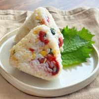 夏バテ予防にも◎簡単エネルギーチャージ「梅たぬきおにぎり」