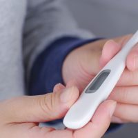 英語「seem feverish」の意味って？