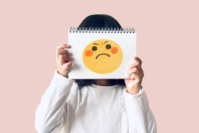 不機嫌　子供
