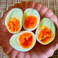 黄身しっとり！時短でおいしい「ゆで卵」の作り方＆おすすめアレンジ2種