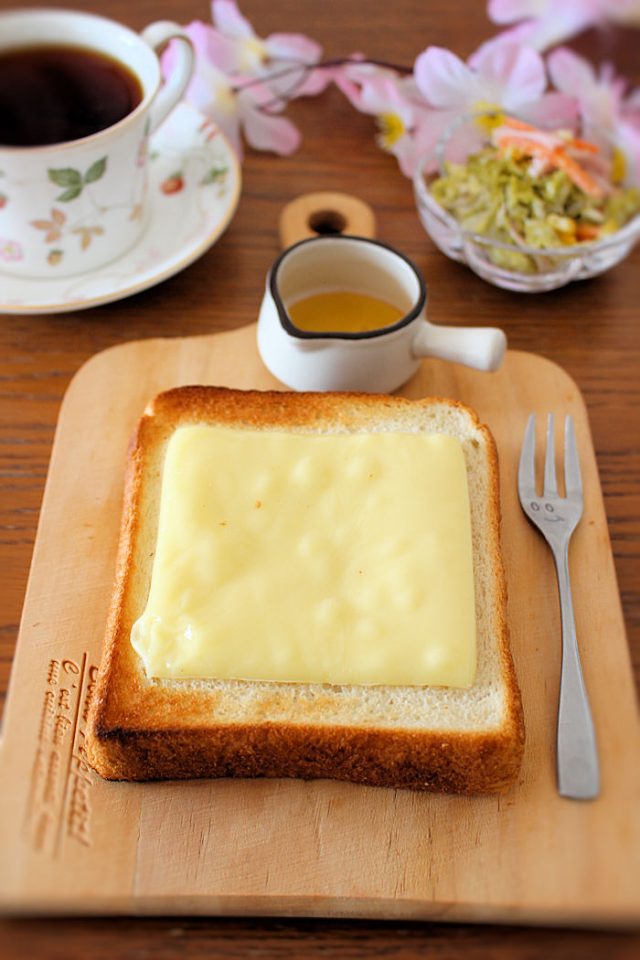 贅沢チーズトースト