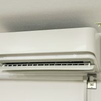 放置するとエアコンがカビまみれに…！掃除のプロが教える「夏じまい」簡単3ステップ