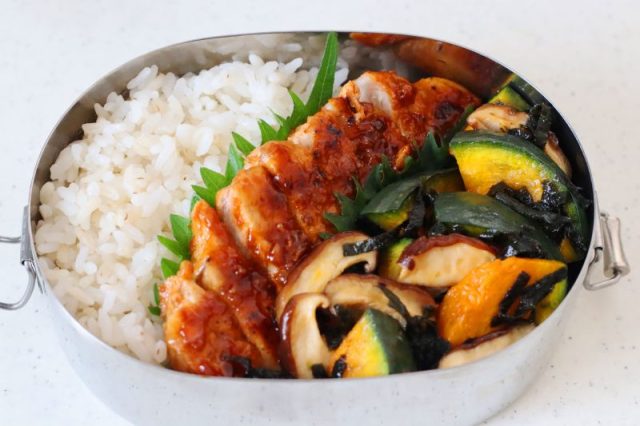 2品弁当の詰め方プロセス