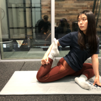 姿勢もお腹もスッキリ！立ち姿が変わる「反り腰解消」エクササイズ3選