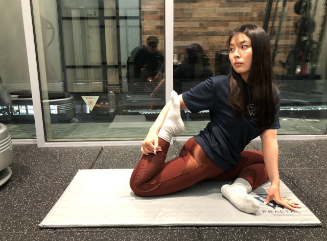 「反り腰」「前もものハリ」にきくエクササイズ